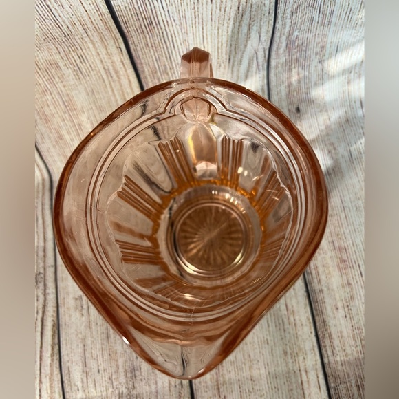 Anchor Hocking COLONIAL KNIFE &
FORK PINK 5" - 16 OZ MILK PITCHER Vintagee - Picture 4 of 8